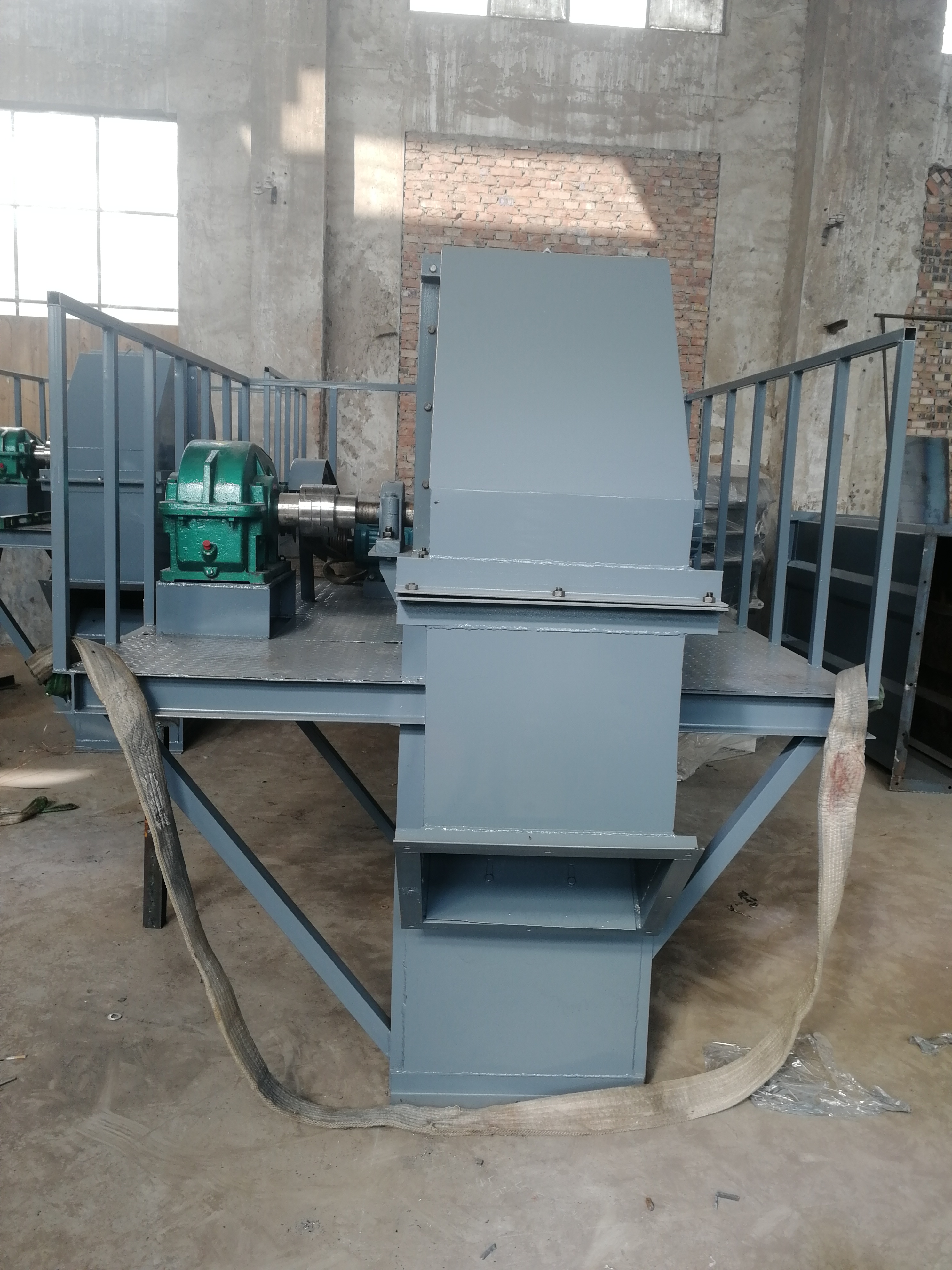 垂直提升機慢有慢的好處，冷卻連續(往復式垂直提升機)